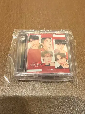 M!LK Kiss Plan 미니 재킷 키링