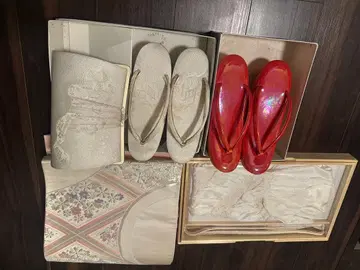 화이트와 빨간색 일본 의류용 백과 조리 세트