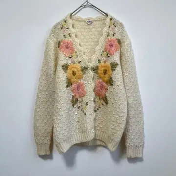 빈티지 메리노울 핸드니트 가디건 입체 꽃 자수 아이보리
