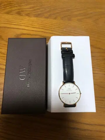 DW 여성용 손목시계 블랙 가죽