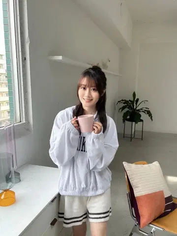 오구라 유이 착용 맨투맨 상하의 세트 블랙