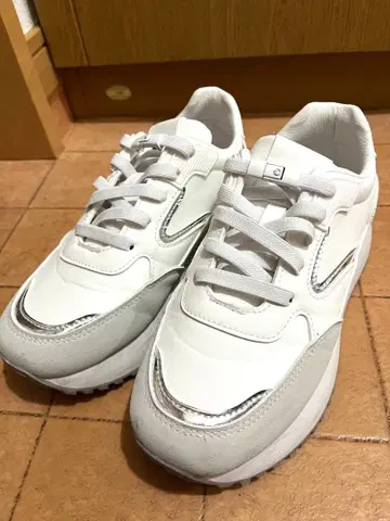 젤리빈스 통굽 마일러 라인 콤비 레이스업 스니커즈 화이트