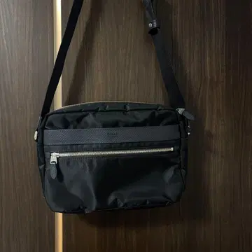 다케오 키쿠치 숄더백