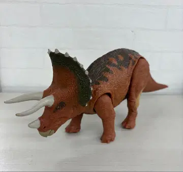 쥬라기 월드 트리케라톱스 마텔