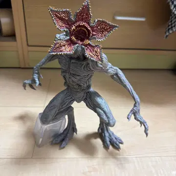 제일복권 A상 기묘한 이야기 데모고르곤 약 30cm