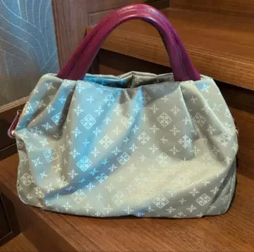 russet 그레이와 와인 레드 토트백