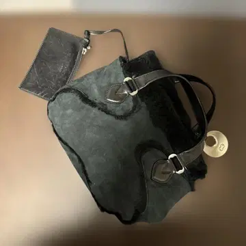 ESCADA 블랙 스웨이드 퍼 핸드백