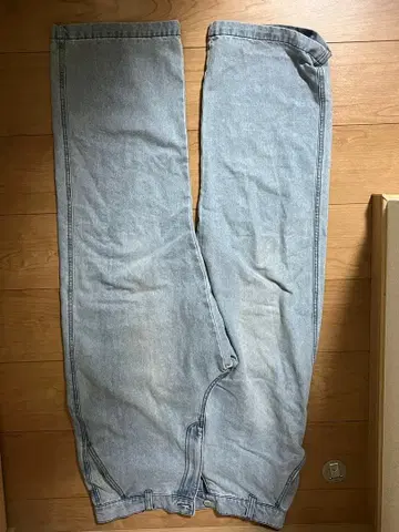 라이트 블루 스트레이트 데님 팬츠