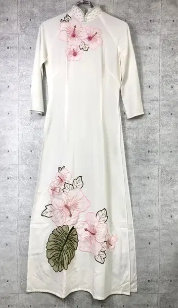 베트남 민족 의상 동양 오리엔탈 구제 의류 꽃무늬 자수 아오자이 상의만