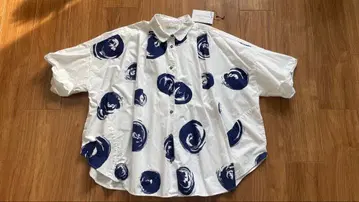 LE QUIOSIAN 로즈 슬리브 돌먼 반팔 셔츠 화이트 네이비