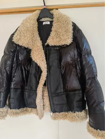 dzzit 보아 자켓 블랙