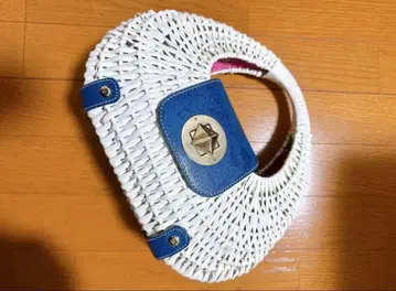 화이트/블루 바스켓백 중형