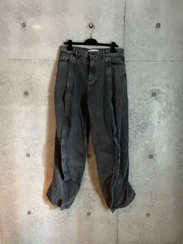 Y/PROJECT 바나나 진 그레이 와이드 레그 데님