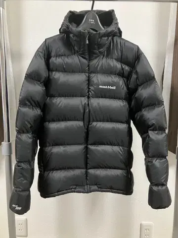 mont-bell 블랙 후드 부착 다운 자켓