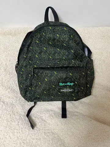 릭앤모티 Eastpak 백팩 새상품급 사용 1회