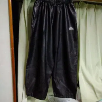 엄브로 블랙 가죽 팬츠 XL 실버