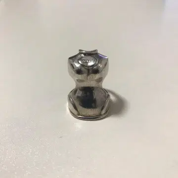 고티에 토르소 마네킹 반지