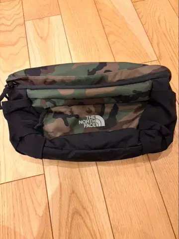 THE NORTH FACE 카모플라쥬 숄더백