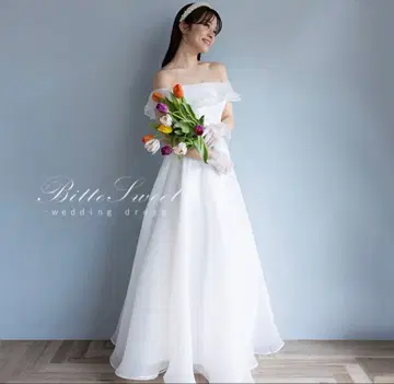 오프숄더 화이트 웨딩 드레스