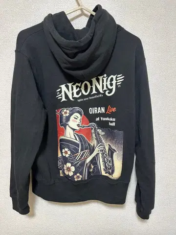 NEONIG 후드티