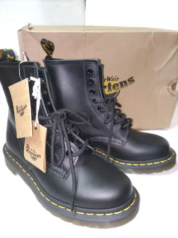 닥터 마틴 1460 블랙 워크 부츠 UK 5