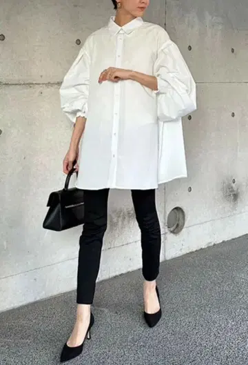 새상품 봉쥬르 사간 화이트 벌룬 슬리브 셔츠