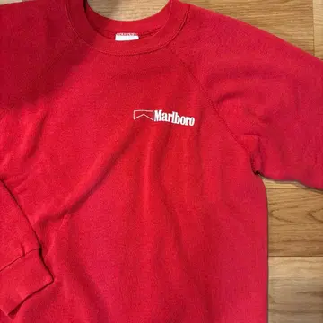 Marlboro 80s 래글런 맨투맨