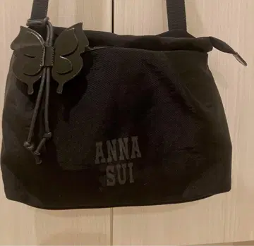 새상품급 ANNASUI 안나수이 숄더백 숄더 사선 숄더백 나비 블랙