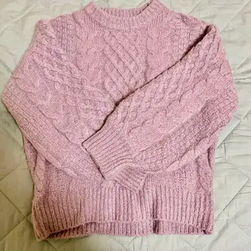 핑크 케이블 짜임 니트 스웨터