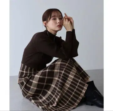 BLUEEAST 체크 자카드 니트 원피스 브라운