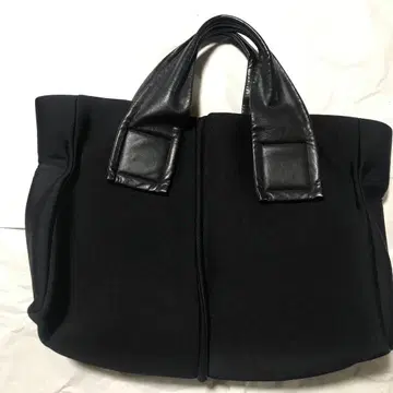 블랙 천과 가죽 토트백