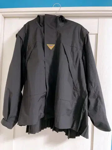 NONTOKYO 플리츠 마운틴 후드티