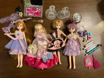 리카짱, 유메이로 리카짱 인형 세트 4체와 액세서리 등 세트