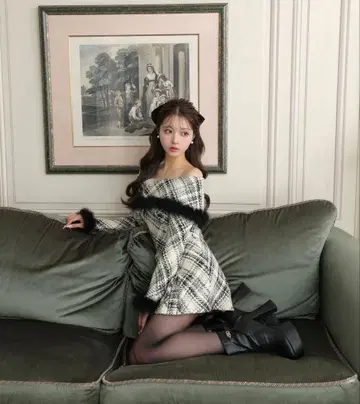 m.me.eme 오프숄더 로빙 체크 미니 원피스