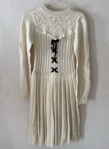 엑시즈팜 아이보리 니트 원피스 레이스 옷깃