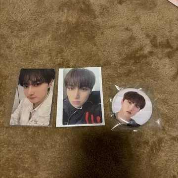 오자키 타쿠미 셀카, 캔뱃지 묶음 판매 7000엔 트레이딩 카드