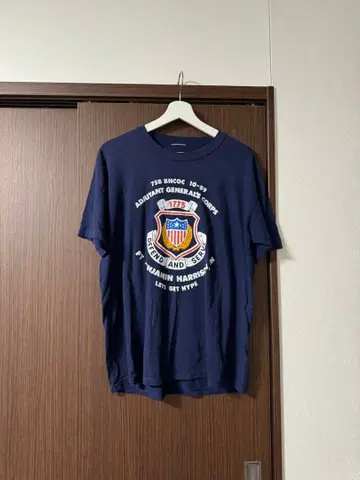 네이비 프린트 T셔츠 군 관련