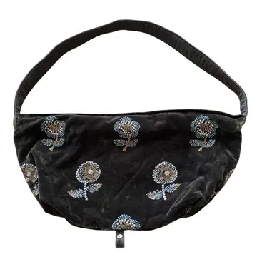 새상품급 미나 페르호넨 chum 숄더백