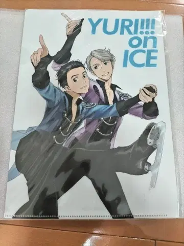 유리!!! on ICE 클리어 파일 캔 배지