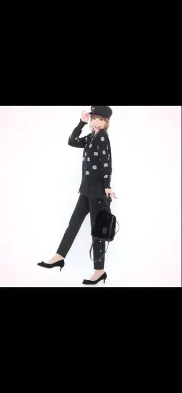 앤드러브 새상품 펄 비쥬의 스타일리시 슬림 레그 팬츠 3L 완판템