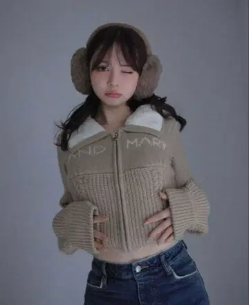 andmary 메리 로고 집업 탑 베이지