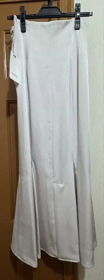 snidel 머메이드 스커트 화이트 2 사이즈