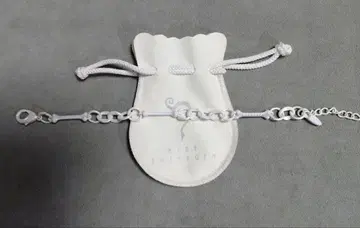 HYDE ROENTGEN 화이트 팔찌