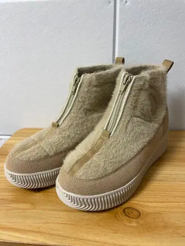 고무고무 G56 베이지 지퍼 부츠