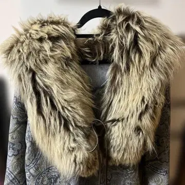 베이지 계열 퍼 퍼만