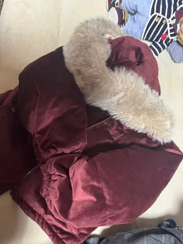 EGOIST 버건디 다운 자켓