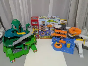 토미카 트윈 코스와 자동차 공장 덤 포함