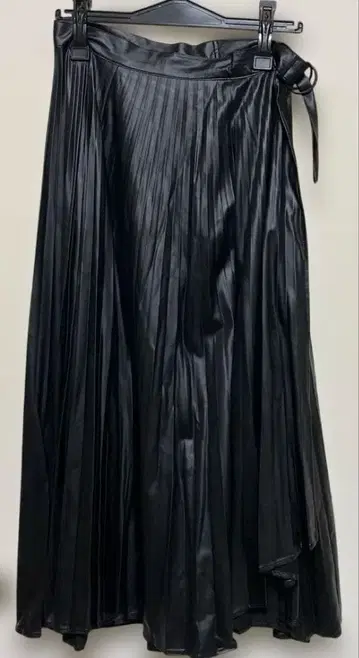 ZARA 인조 가죽 스커트