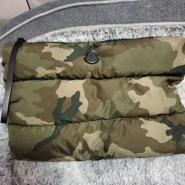 MONCLER 카모플라쥬 클러치백