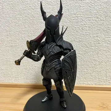 Q 컬렉션 DARK SOULS 블랙 기사 피규어